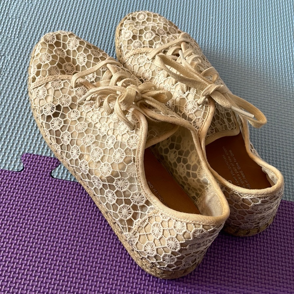 Toms Shoes Lena Embroidered Espadrille Sneakers - Size 9